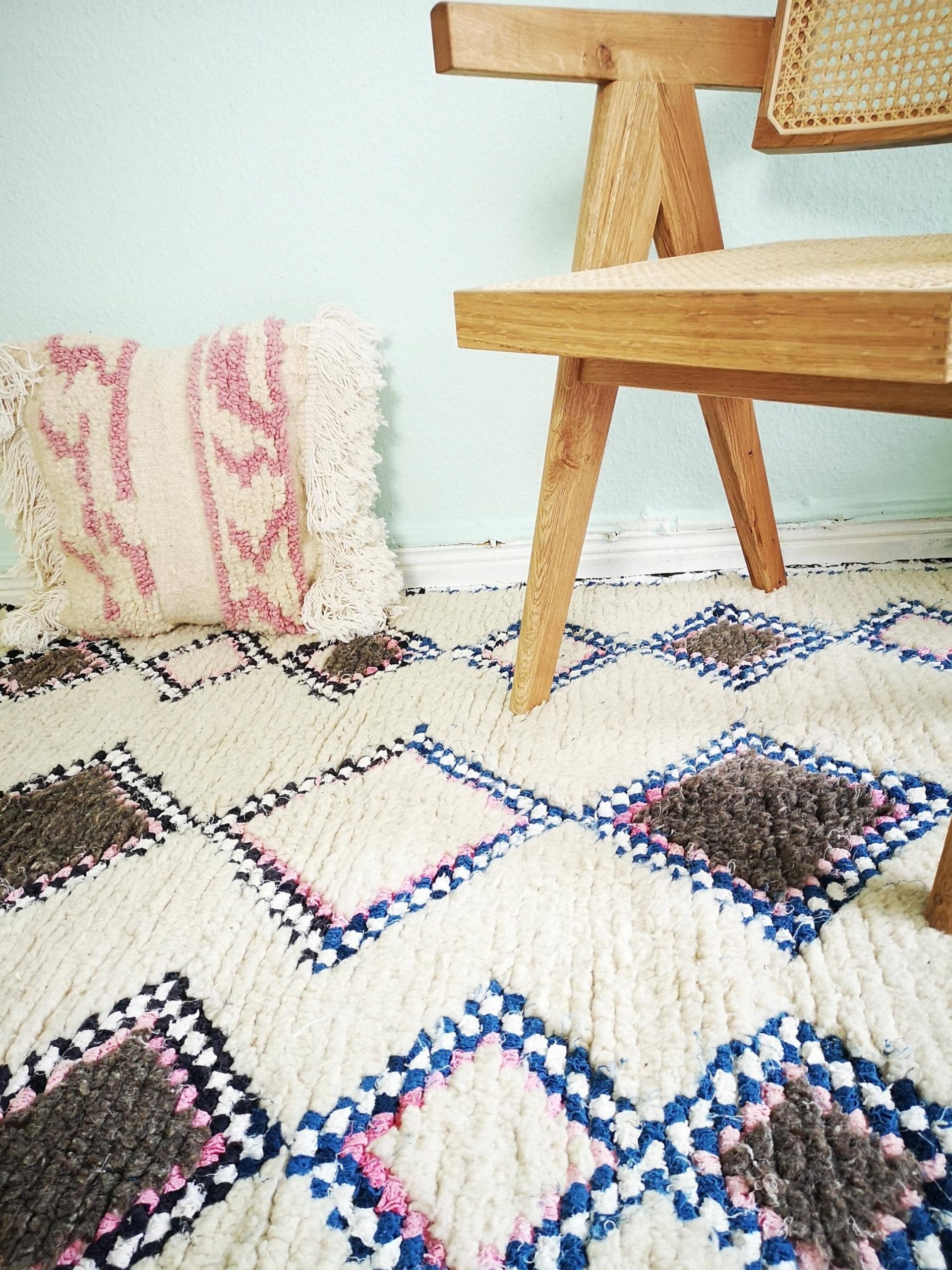 Amani Marokkanischer Teppich | Nachhaltig | 234x110 cm | Weiß Grau